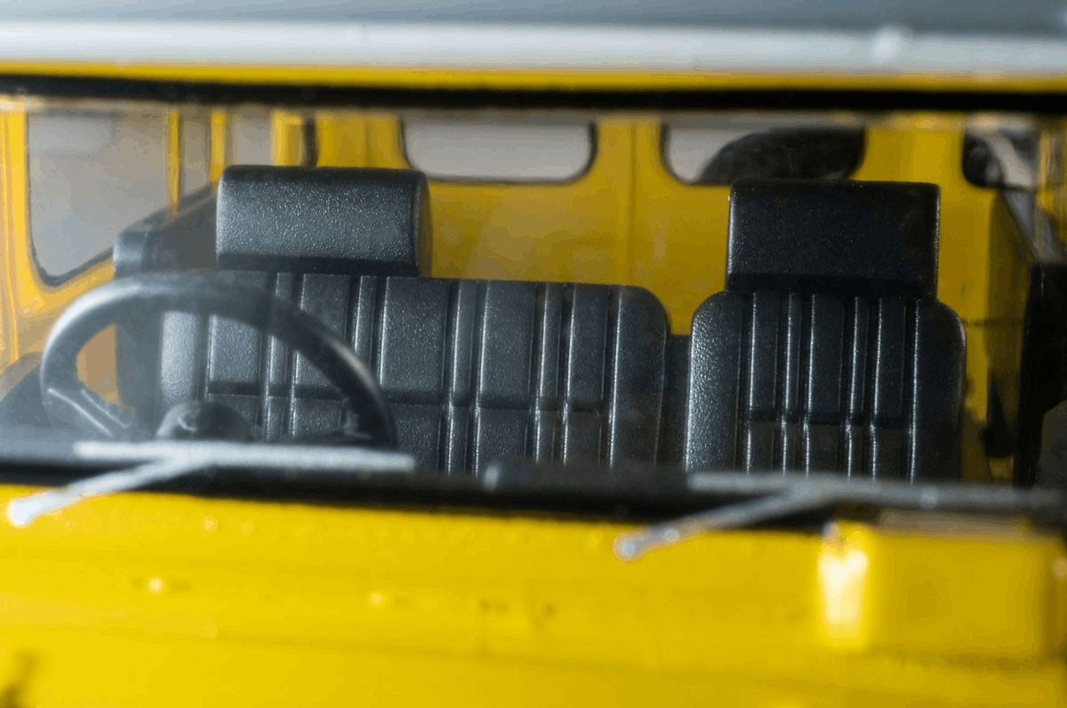 Takara Tomy LV-N381a Toyota Land Cruiser 40 (Yellow)