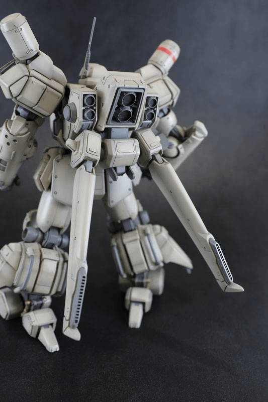 PLUM PMOA Assault Suits Leynos: 1/35 AS-5E3 Leynos (Player Type) Renewal Ver - Plastic Model - REISSUE